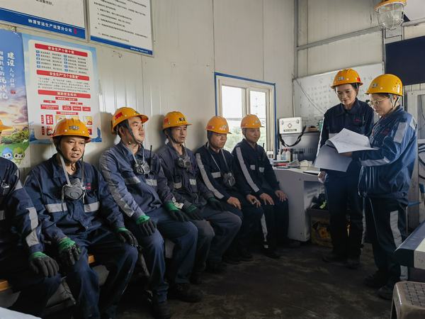陜煤建設(shè)集團(tuán)洗選煤運營公司神渭蒲城運營項目部：巾幗女工“話”真情 筑牢安全半邊天