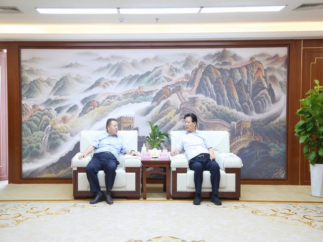 陜煤建設(shè)領(lǐng)導(dǎo)赴榆能集團(tuán)拜訪(fǎng)交流