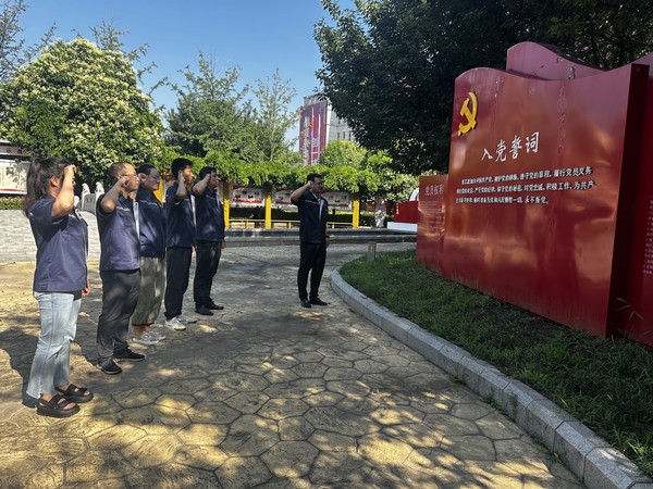 陜煤建設(shè)洗選煤運(yùn)營(yíng)公司澄合山陽(yáng)運(yùn)營(yíng)項(xiàng)目部： 以主題黨日活動(dòng)，夯實(shí)黨性思想