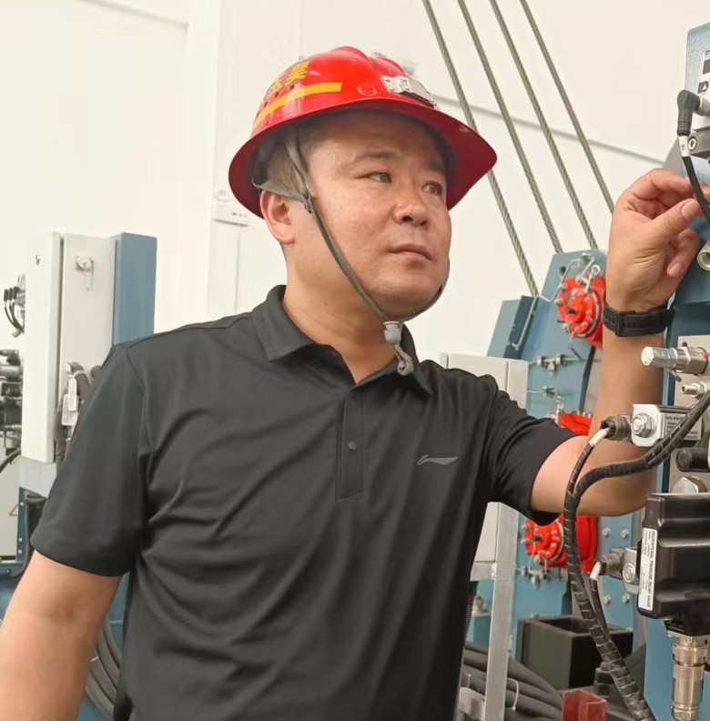 扎根項目做奉獻(xiàn) 凝心聚力勇?lián)?dāng)