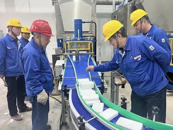 陜煤建設(shè)機(jī)電安裝公司5000噸/年制干冰項(xiàng)目試車(chē)一次成功