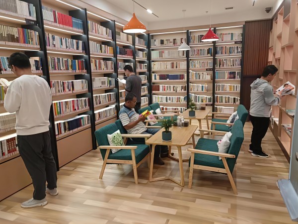 陜煤建設(shè)澄合分公司第十二項目部舉辦“書香伴我成長 知識伴我同行”讀書分享活動