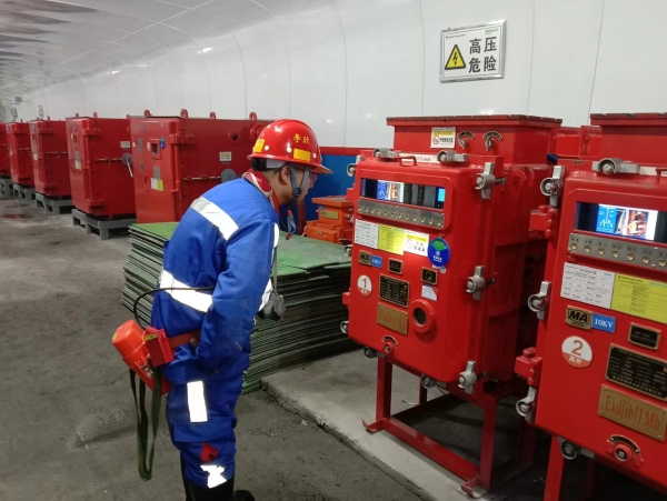 陜煤建設(shè)機(jī)電安裝公司：國(guó)慶我在崗 項(xiàng)目生產(chǎn)“不打烊”！