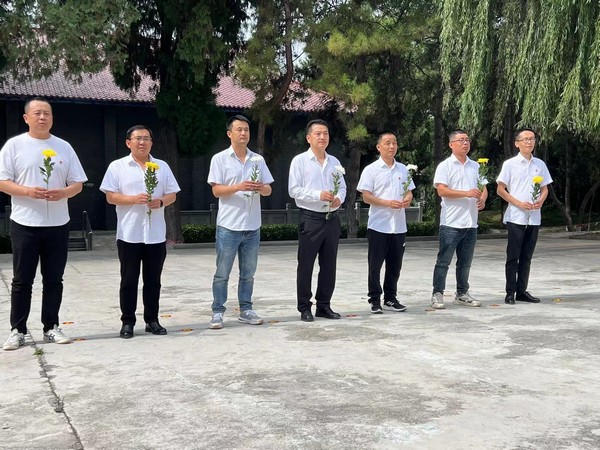 陜煤建設(shè)銅煤公司延安項(xiàng)目部黨支部 開展“緬懷革命先烈，傳承紅色基因”主題黨日活動(dòng)