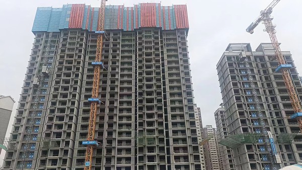陜煤建設承建新龍城一期項目主體結構順利封頂
