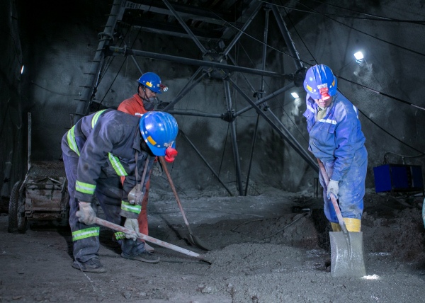 陜煤建設(shè)礦建三公司：“菜單式”交接班，讓安全管理“無(wú)縫銜接”