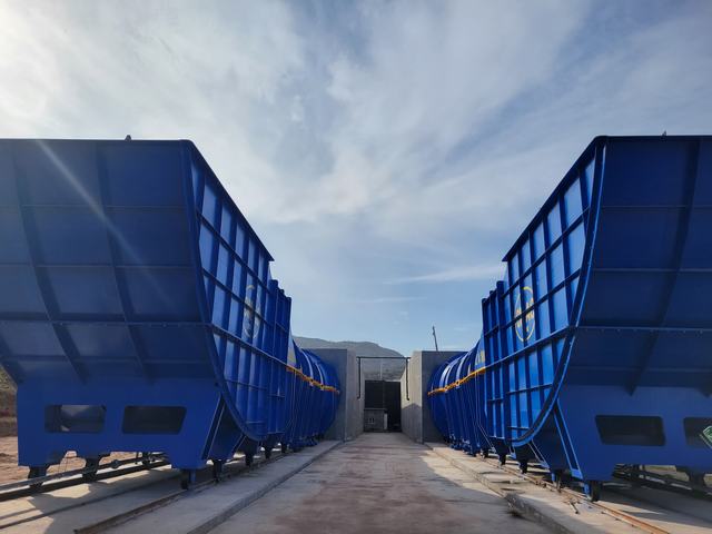 陜煤建設(shè)韓城分公司土建十三項目部承建的通風(fēng)機風(fēng)道及基礎(chǔ)、通風(fēng)機配電室工程順利通過竣工驗收