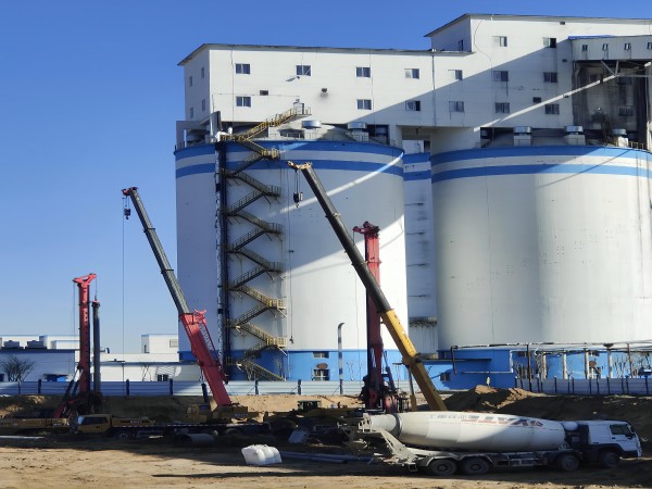 陜煤建設(shè)渭南分公司承建的小保當(dāng)選煤廠技改項目2號末煤倉、原煤倉樁基工程順利完成
