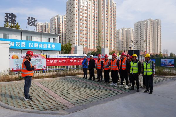 陜煤建設(shè)天工公司土建十一項(xiàng)目部以演促練 防范未“燃”開(kāi)展消防安全應(yīng)急演練