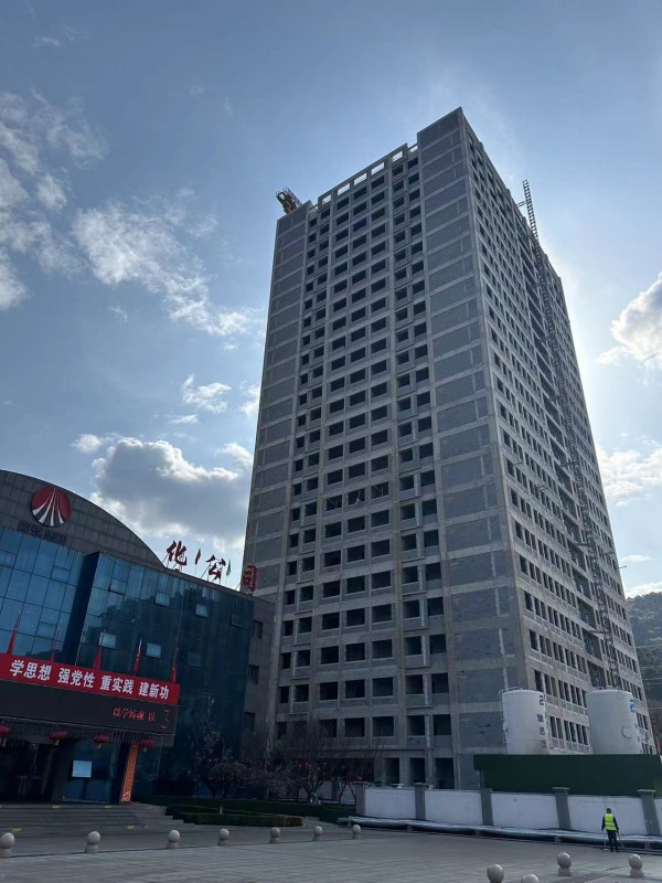 陜煤建設咸陽分公司承建的建新煤化6號宿舍樓主體結(jié)構(gòu)順利通過驗收