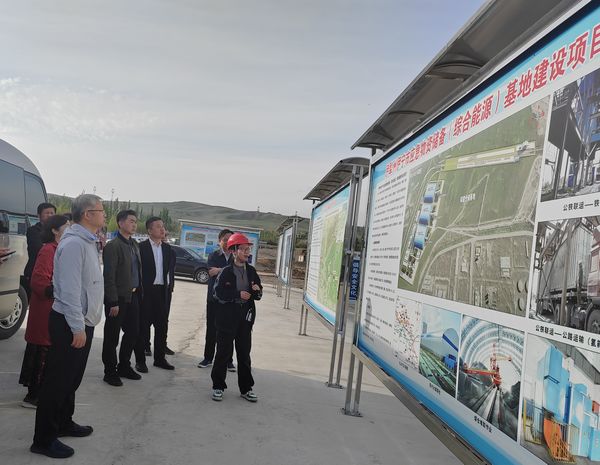 江西省贛州市委常委、副市長(zhǎng)竇良坦蒞臨陜煤建設(shè)天工公司新疆第一項(xiàng)目部調(diào)研指導(dǎo)工作