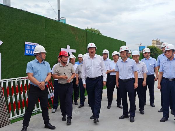 陜煤集團黨委副書記、思創(chuàng)高管院執(zhí)行院長張海泉一行蒞臨陜煤建設(shè)天工公司漢陰縣實驗中學(xué)二期項目指導(dǎo)調(diào)研