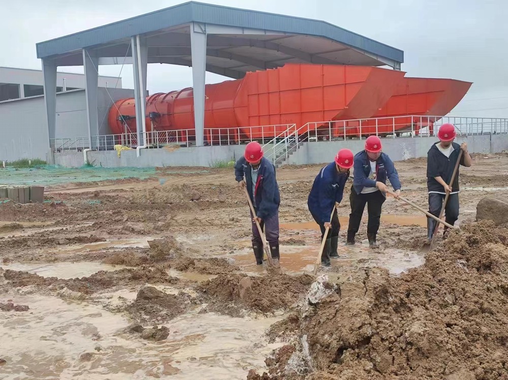 陜煤建設(shè)天工公司土建九部：防洪搶險(xiǎn)顯擔(dān)當(dāng)，共筑安全新防線(xiàn)