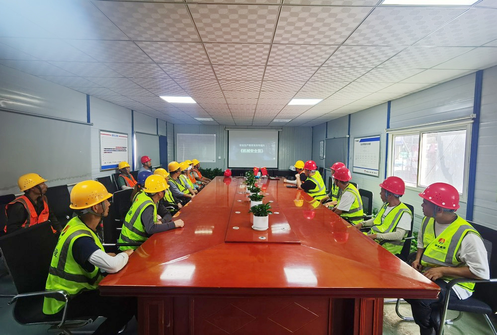 陜煤建設(shè)天工公司土建第二十項(xiàng)目部：學(xué)安全、行安全、練安全