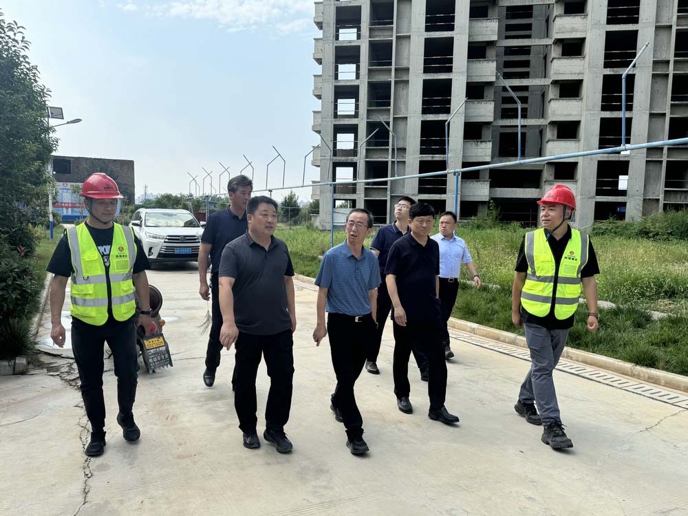 銅川礦業(yè)有限公司副總經理李樹深赴銅煤三號檢查指導工作