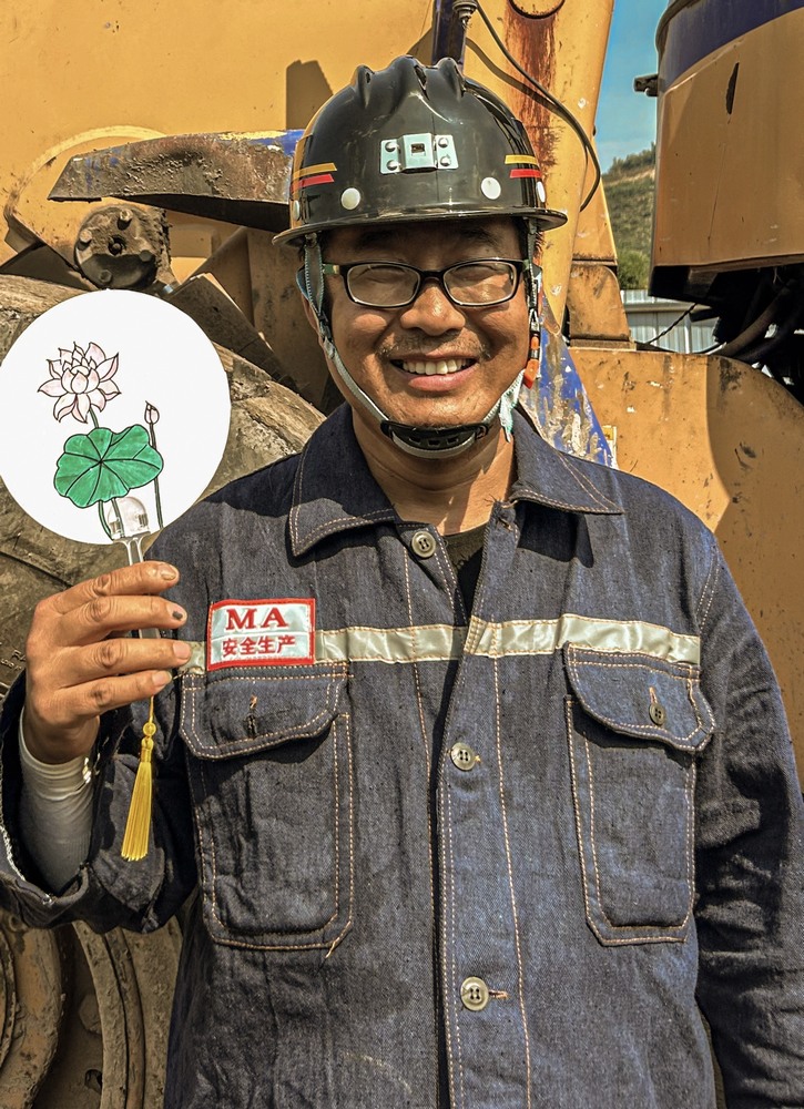 陜煤建設礦建二公司：當?shù)V建“硬漢”遇上柔情繪畫