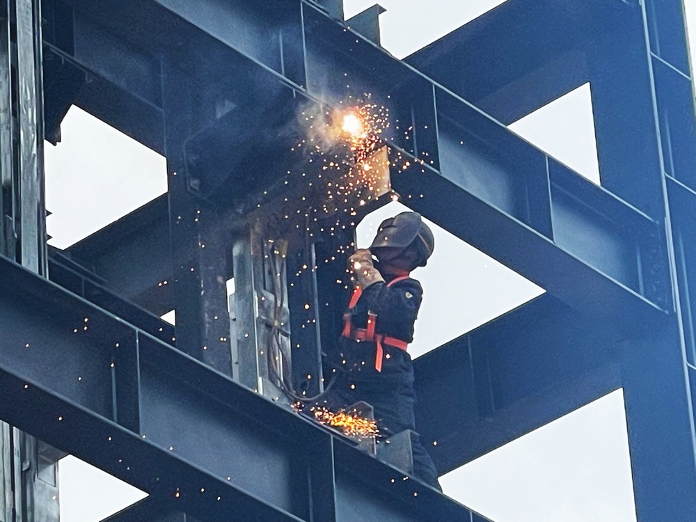 中秋堅(jiān)守，詮釋別樣“團(tuán)圓”