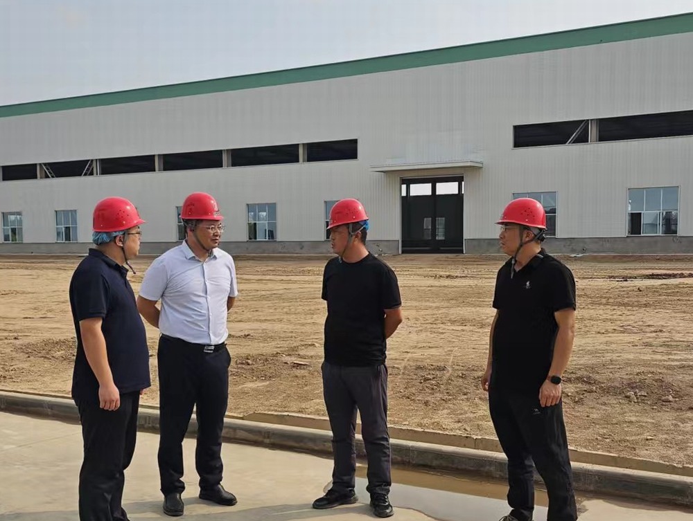 陜西建材科技有限公司副總經理郭正亮一行深入陜煤建設天工公司煤矸石項目開展節(jié)前安全檢查