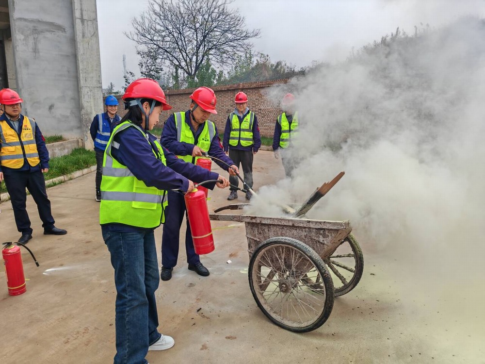 陜煤建設(shè)銅煤公司第一項(xiàng)目部：多措并舉筑防線 演練行動護(hù)安全
