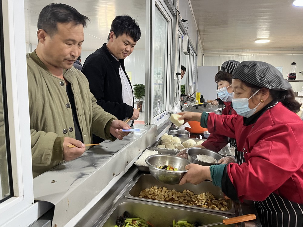 陜煤建設(shè)礦建三公司：冬季施工“有溫度”，后勤保障“暖人心”