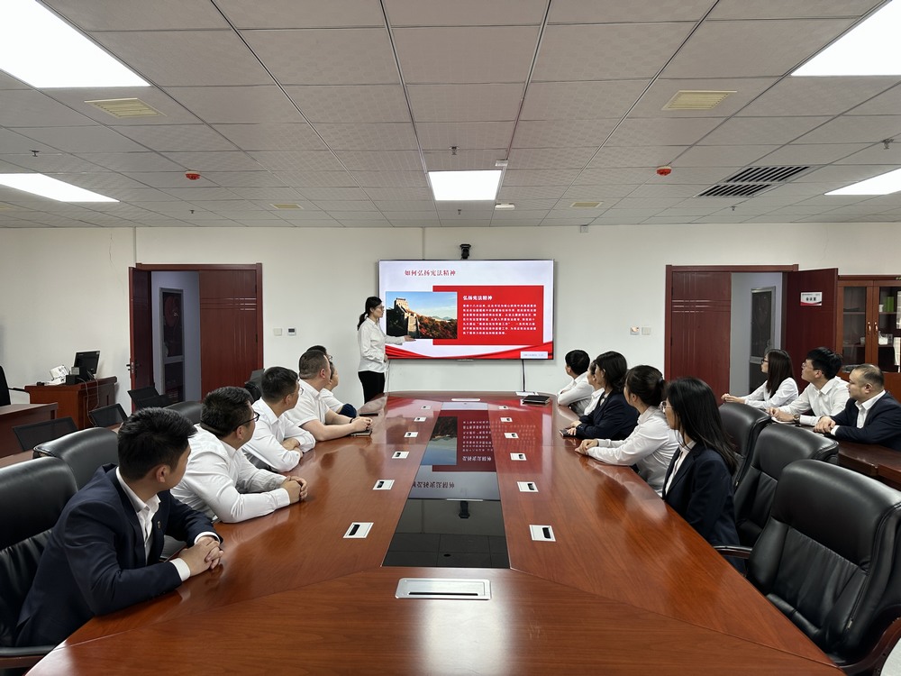 陜煤建設(shè)洗選煤運(yùn)營(yíng)公司開(kāi)展“弘揚(yáng)憲法精神，維護(hù)憲法權(quán)威”國(guó)家憲法日主題宣傳活動(dòng)