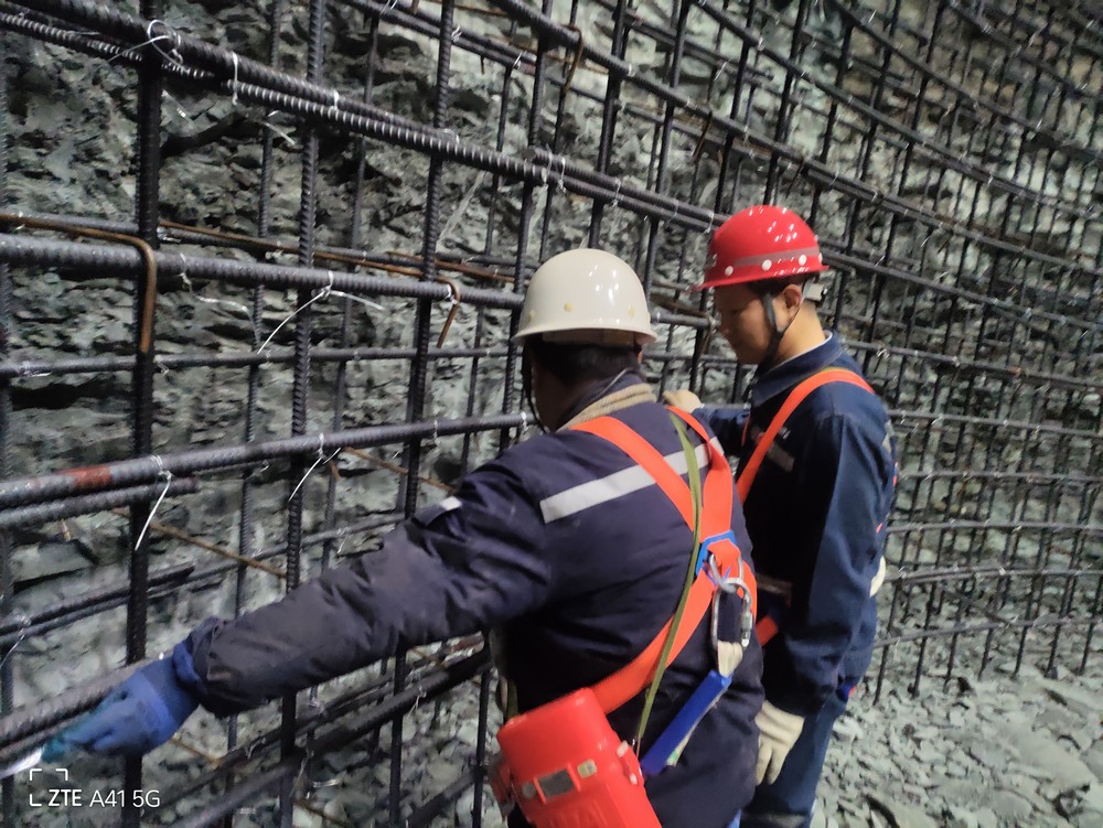 喜報(bào)！陜煤建設(shè)礦建二公司施工的曹家灘煤礦副立井井筒大斷面壁座施工驗(yàn)收完畢