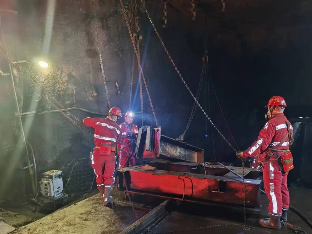 陜煤建設(shè)機(jī)電安裝公司：崗位上的春節(jié)，他們的堅(jiān)守很 “燃”