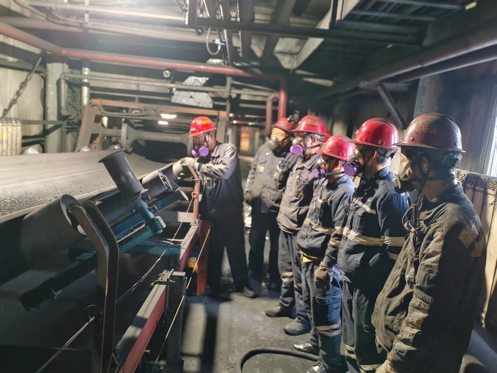 陜煤建設(shè)洗選煤運(yùn)營(yíng)公司澄合山陽(yáng)運(yùn)營(yíng)項(xiàng)目部：擰緊班組“安全閥”，奏響生產(chǎn)“交響曲”