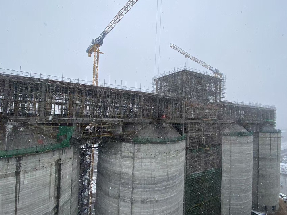 陜煤建設(shè)第二直屬項目部：43.8米高空鏖戰(zhàn)，攻克原煤倉施工“硬骨頭”