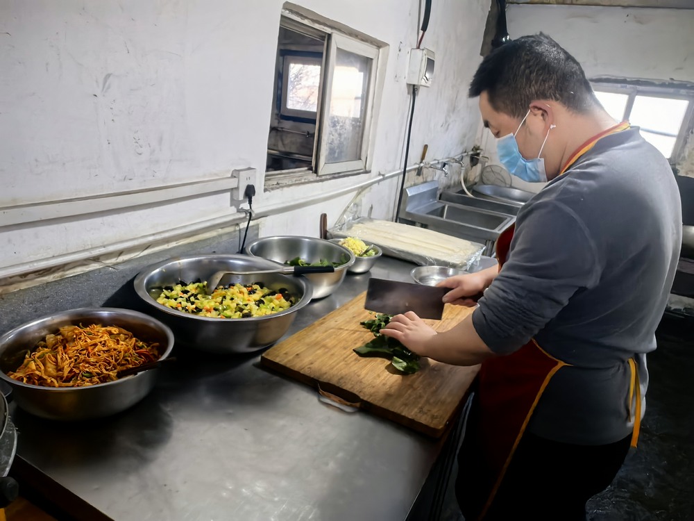 陜煤建設(shè)洗選煤運(yùn)營(yíng)公司第二項(xiàng)目部：“食、浴、居”三管齊下  提升員工幸福感