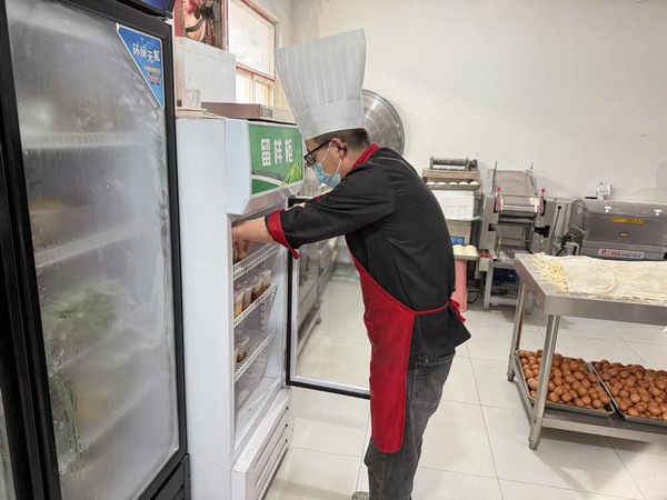 陜煤建設煤礦運營服務分公司：后勤保障再升級 職工幸?！皾M格電”