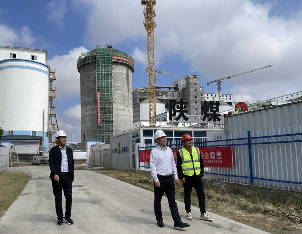 陜西小保當(dāng)?shù)V業(yè)有限公司副總經(jīng)理劉朕中一行深入天工公司基層項(xiàng)目開展端午節(jié)安全專項(xiàng)檢查