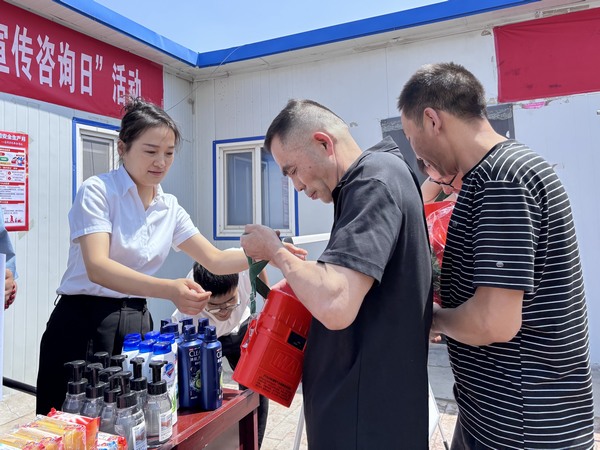 陜煤建設煤礦運營服務分公司：安全生產(chǎn)“她”力量 巾幗助力守平安