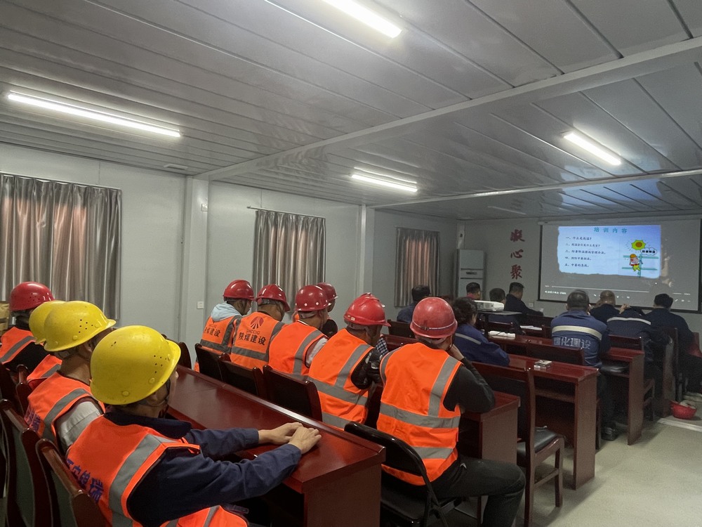 陜煤建設(shè)韓城分公司土建六項(xiàng)目部：高溫“烤”驗(yàn)下，工會(huì)“涼”策護(hù)平安