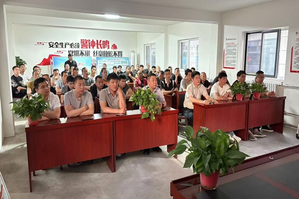 陜煤建設煤礦運營服務分公司：黨建領(lǐng)航促發(fā)展 筑牢防線保生產(chǎn)