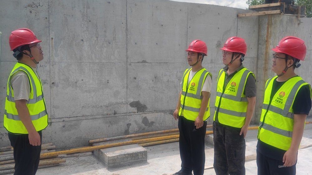 聞“汛”而動 以練筑防：陜煤建設(shè)路橋分公司彬長項目部防汛實戰(zhàn)演練顯真功