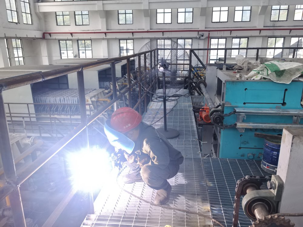 陜煤建設韓城分公司安裝六項目部：“清涼暴擊”已就位！硬核守護工地“抗暑特種兵”