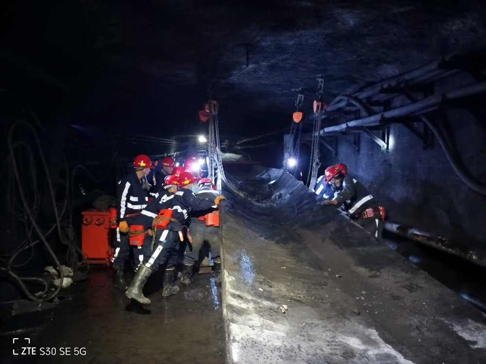 班班聯(lián)動、環(huán)環(huán)相扣！陜煤建設(shè)韓城分公司張家峁項目部“雙一流”班組打造安全生產(chǎn)“動態(tài)防護鏈”