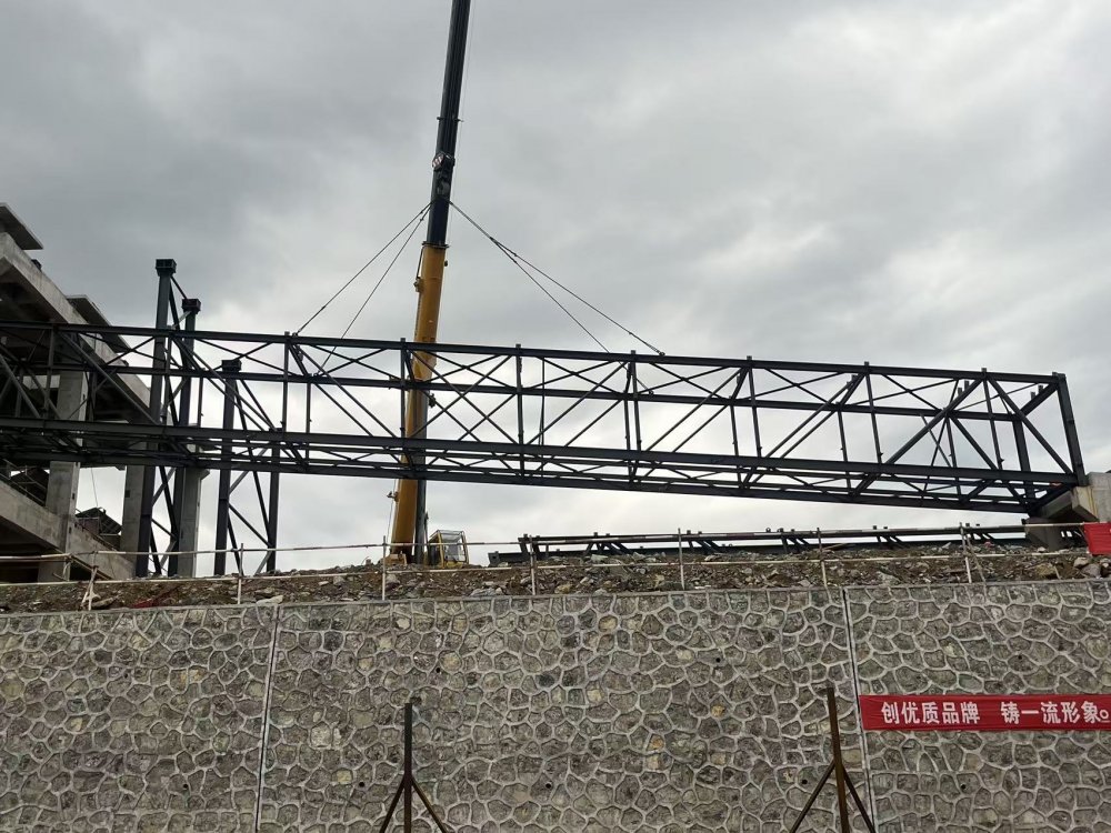 陜煤建設綠宇公司：重慶項目首座鋼結構廊架順利安裝 迎關鍵節(jié)點