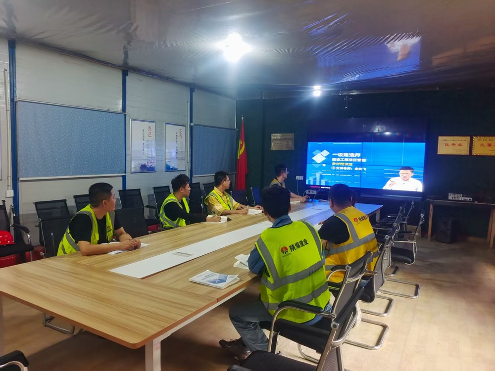 燈光映初心！陜煤建設(shè)銅煤公司基層職工備戰(zhàn)一建熱潮涌