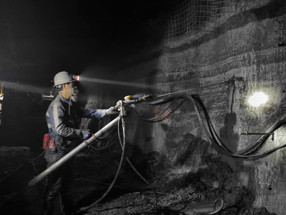 陜煤建設集團礦建三公司華龍項目部連續(xù)兩個月超額完成施工任務