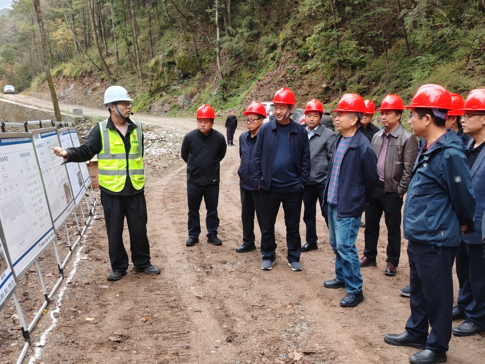 陜西省林業(yè)局朱建軍一行蒞臨陜煤建設(shè)路橋分公司秦嶺項(xiàng)目開(kāi)展交工驗(yàn)收工作