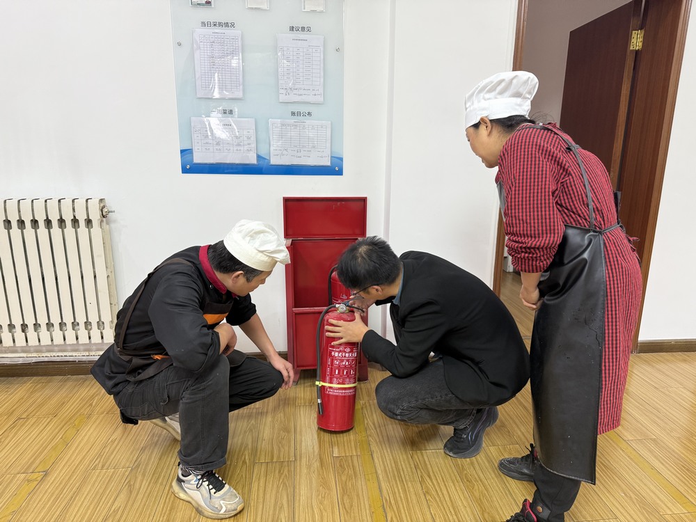 陜煤建設(shè)銅煤公司：多點(diǎn)發(fā)力織密安全網(wǎng)，全員行動(dòng)護(hù)航發(fā)展路