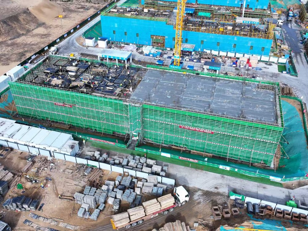 戰(zhàn)荒漠、搶節(jié)點(diǎn)！陜煤建設(shè)天工公司土建第五項(xiàng)目部以“鐵軍擔(dān)當(dāng)”推進(jìn)榆林化學(xué)二期建設(shè)