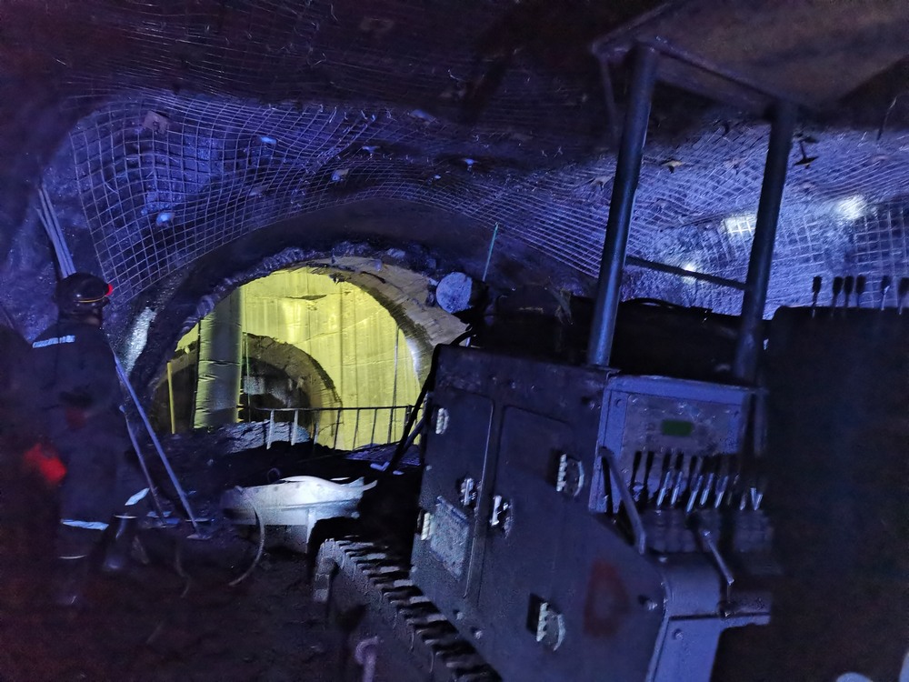  捷報！陜煤建設(shè)礦建二公司郭家灘項目部關(guān)鍵工程安全順利貫通