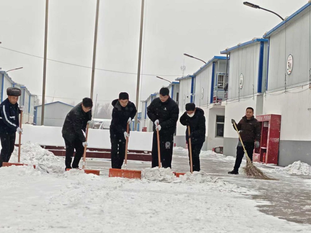 陜煤建設(shè)煤礦運營服務(wù)分公司：設(shè)備“御醫(yī)”開良方，雪后問診保平安