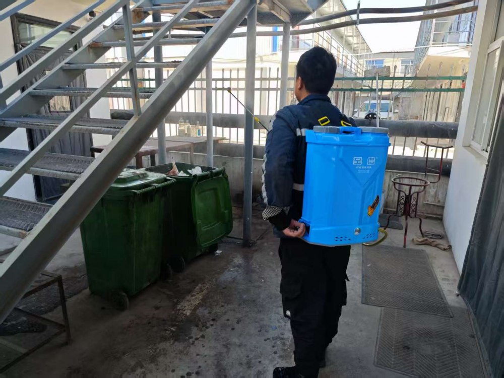 陜煤建設(shè)煤礦運(yùn)營服務(wù)分公司：冬日雙線守護(hù)，溫暖與精準(zhǔn)并行