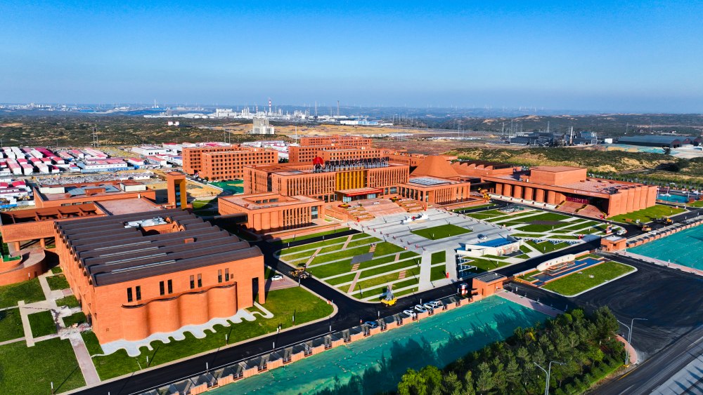 陜煤建設(shè)天工公司承建的榆林化學(xué)1#、2#宿舍樓工程順利通過竣工驗(yàn)收