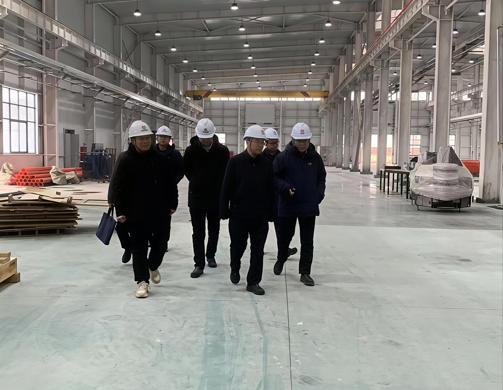 陜煤集團(tuán)副總經(jīng)理杜平深入陜煤建設(shè)慰問(wèn)一線并檢查安全生產(chǎn)