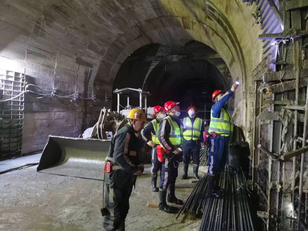 陜煤建設(shè)煤礦運(yùn)營服務(wù)分公司：以案為鑒強(qiáng)警示 自查自糾筑防線